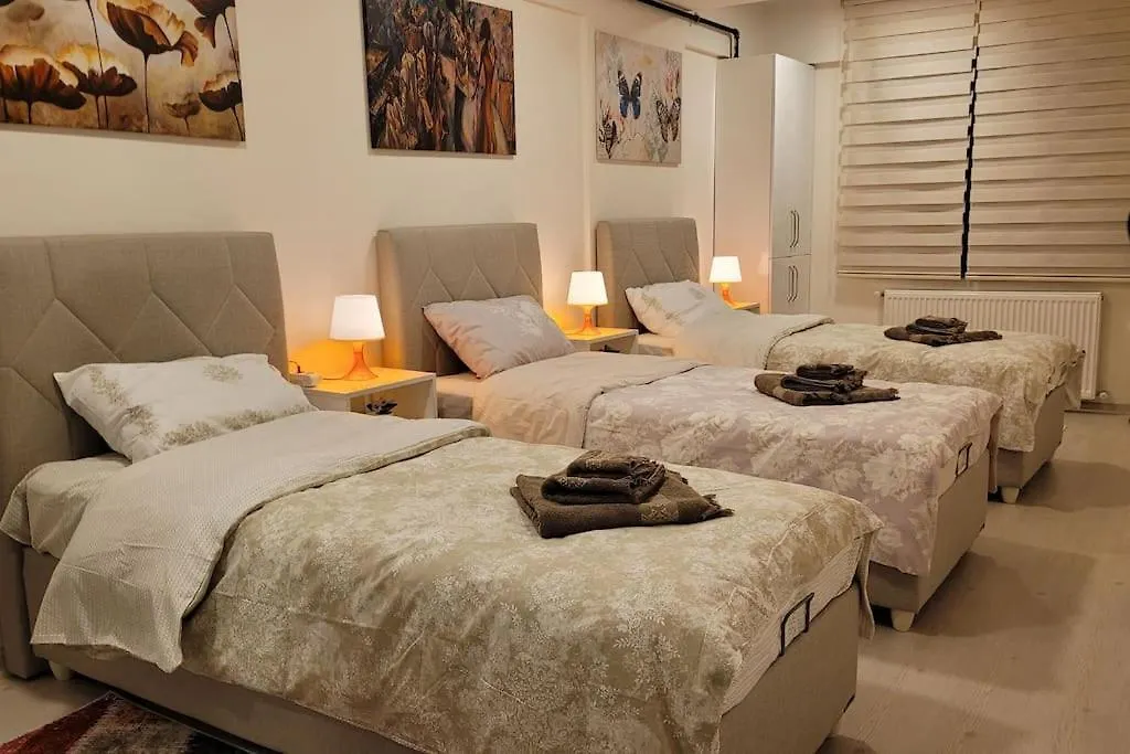 1 Min To Metro, Cosy Flat For 8 Guests, 2Nd Floor Apartment Istanbul