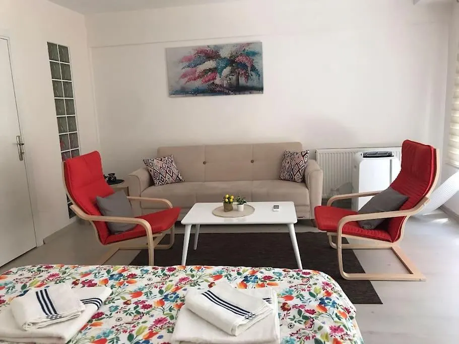 1 Min To Metro, Cosy Flat For 8 Guests, 2Nd Floor contacts