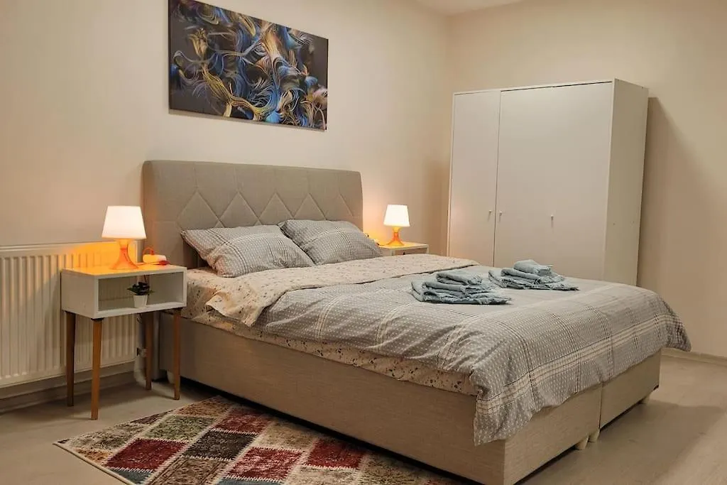 1 Min To Metro, Cosy Flat For 8 Guests, 2Nd Floor Apartment Istanbul Turkey
