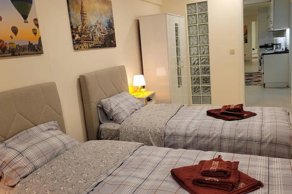 1 Min To Metro, Cosy Flat For 8 Guests, 2Nd Floor Apartment Istanbul
