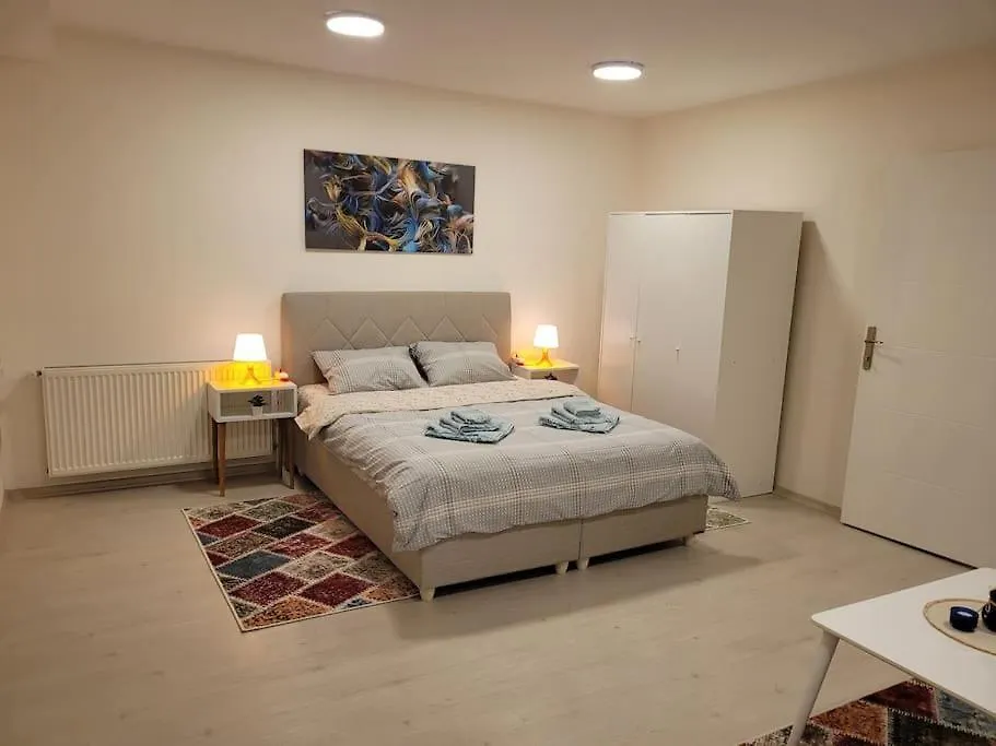 1 Min To Metro, Cosy Flat For 8 Guests, 2Nd Floor Apartment Istanbul