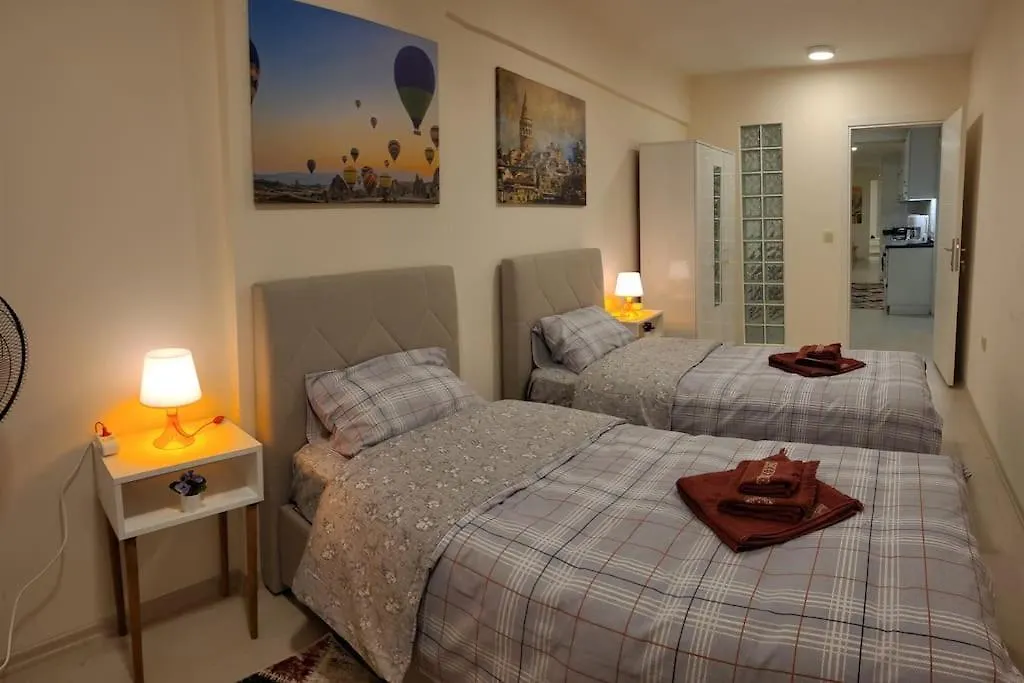 1 Min To Metro, Cosy Flat For 8 Guests, 2Nd Floor Apartment Istanbul