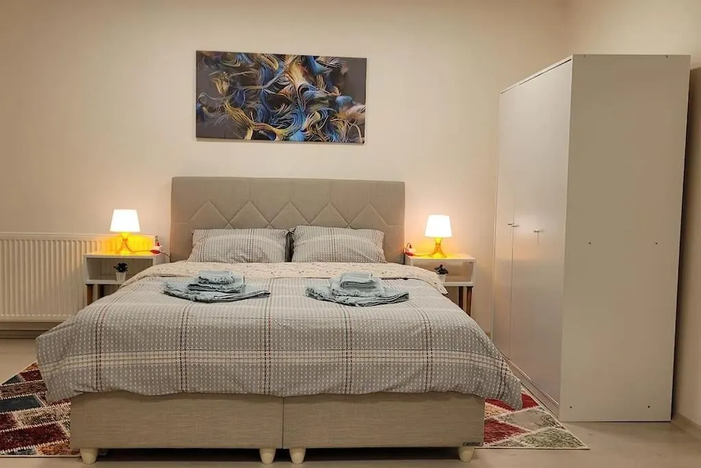 1 Min To Metro, Cosy Flat For 8 Guests, 2Nd Floor Apartment Istanbul Turkey