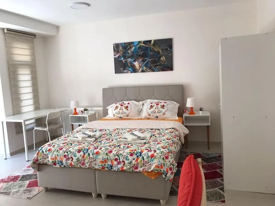 Appartement 1 Min To Metro, Cosy Flat For 8 Guests, 2Nd Floor à Istambul Turquie